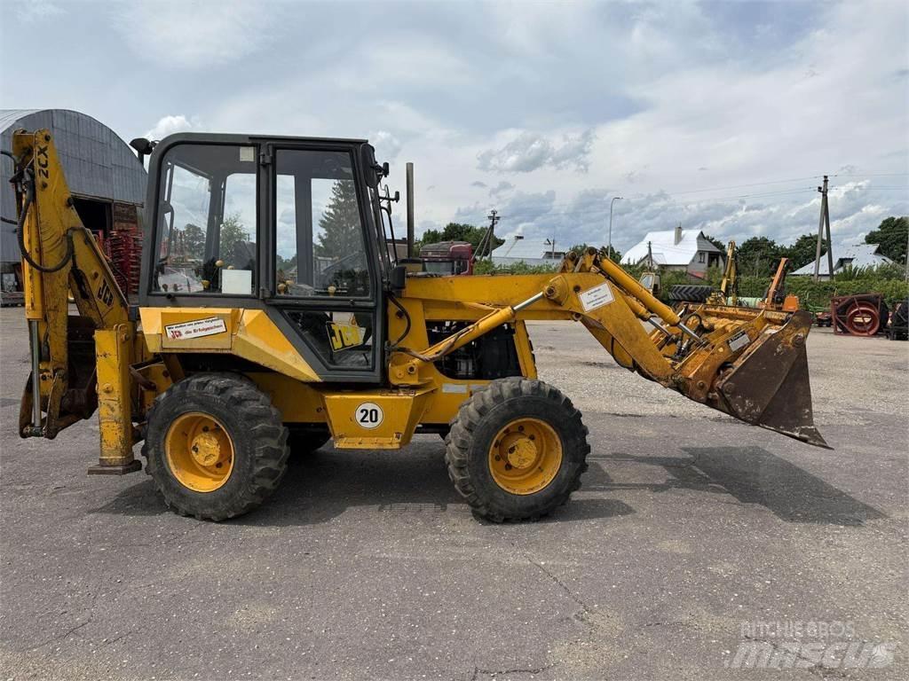 JCB 2CX Kaivurikuormaajat