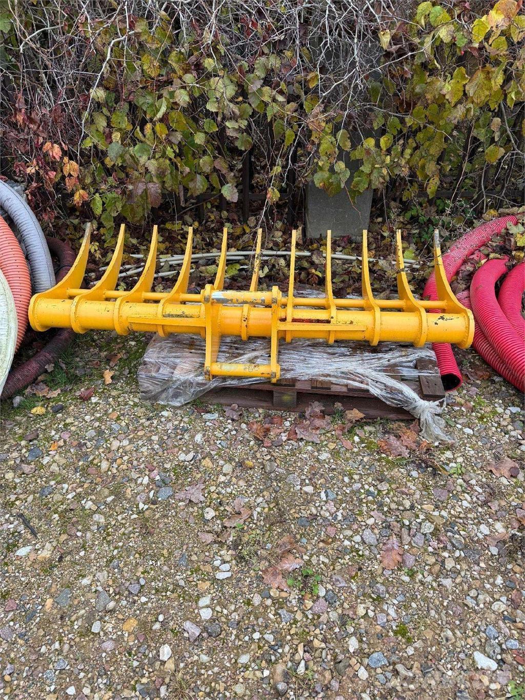 JCB JS145LR Telakaivukoneet