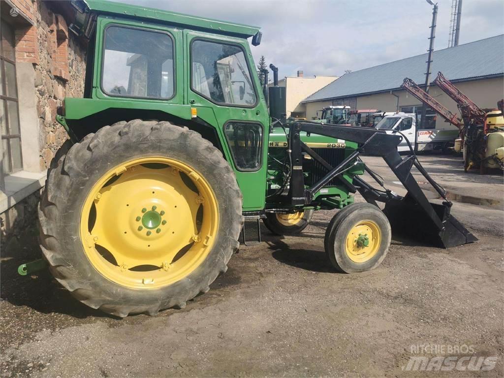 John Deere 2030 Traktorit