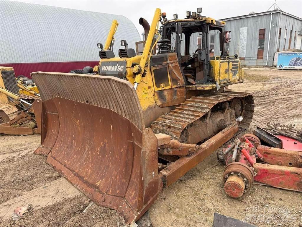 Komatsu D65WX-18 Telaketjupuskutraktorit