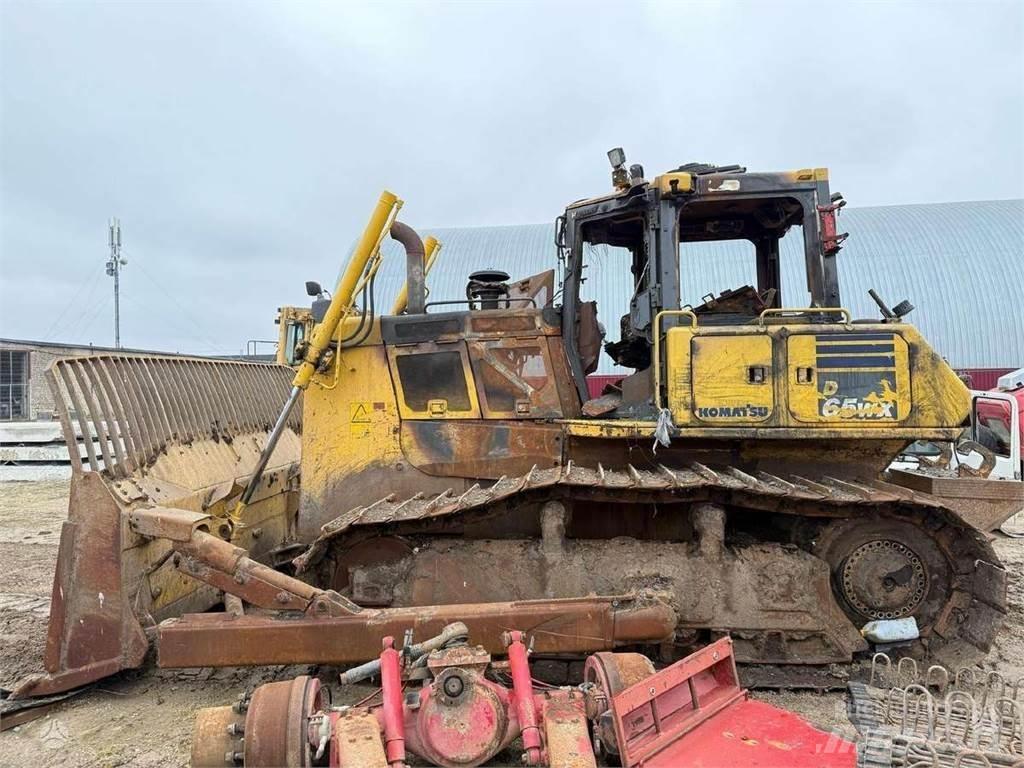 Komatsu D65WX-18 Telaketjupuskutraktorit