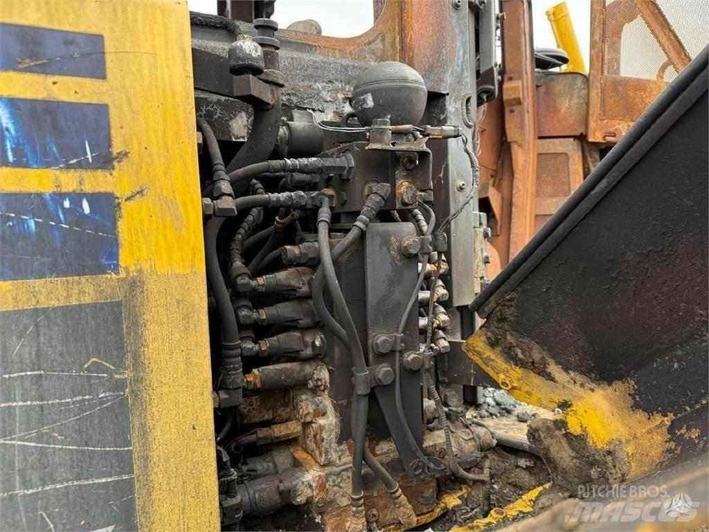 Komatsu D65WX-18 Telaketjupuskutraktorit