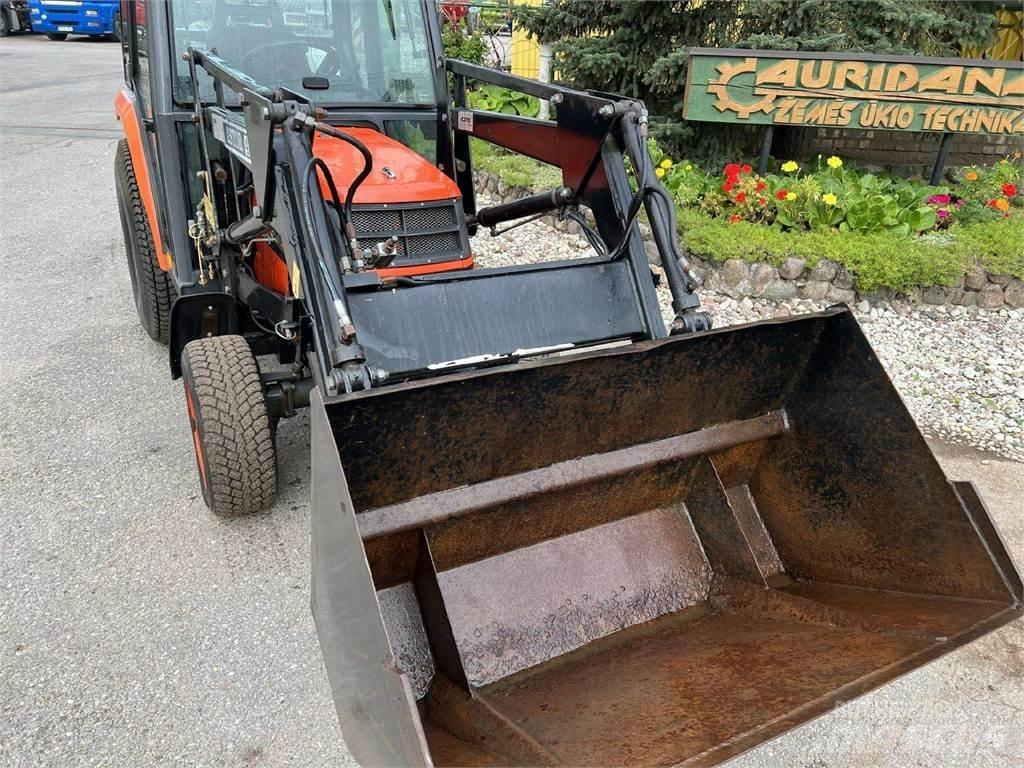 Kubota ST-30 Traktorit