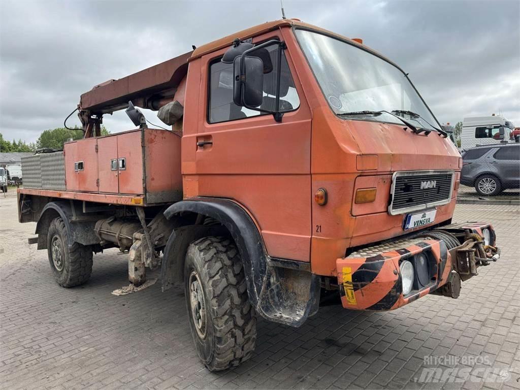 MAN 9.150 4x4 14m. Nostolava-autot