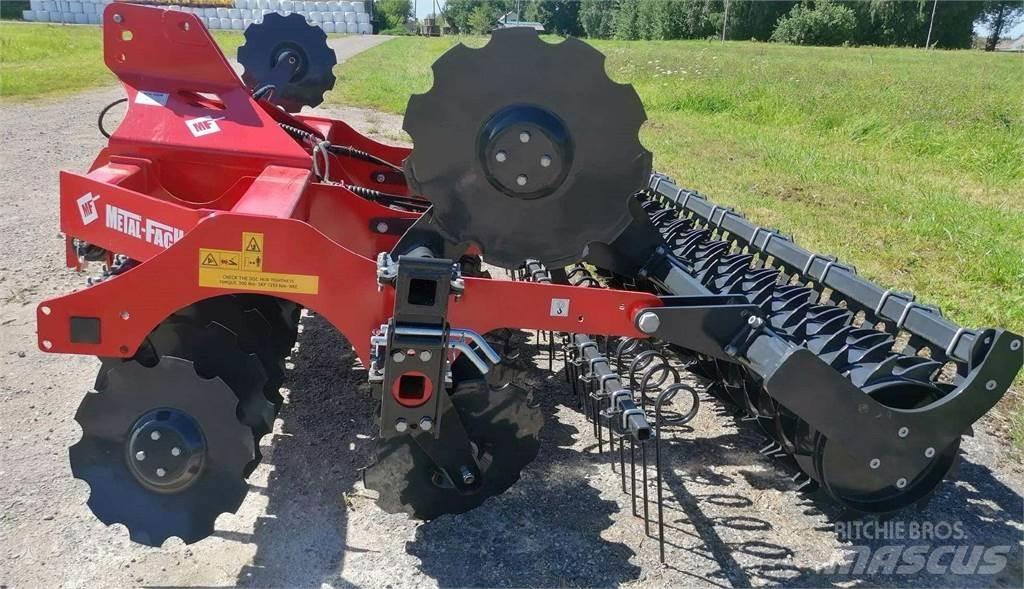Metal-Fach U 740 Kultivaattorit