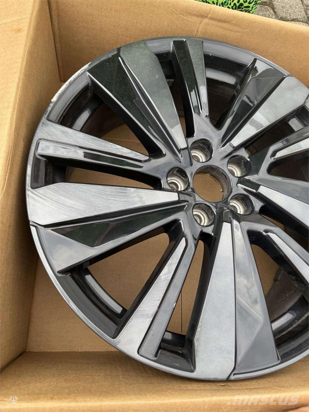 Peugeot 3008 Renkaat ja vanteet