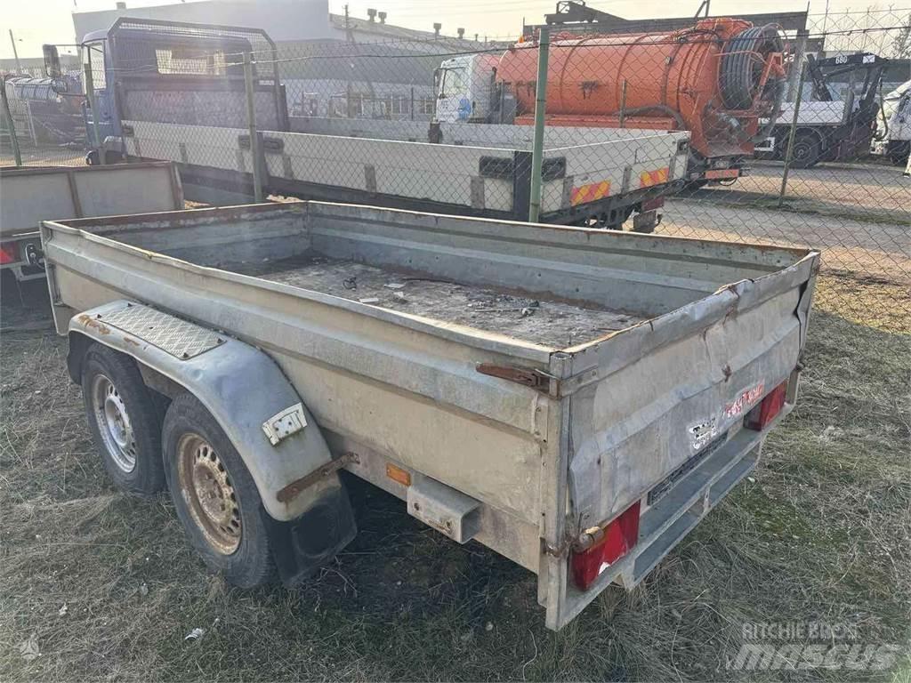 Tauras 2502-01 Kevyet peräkärryt