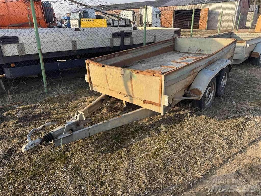Tauras BZ 2530 Kevyet peräkärryt
