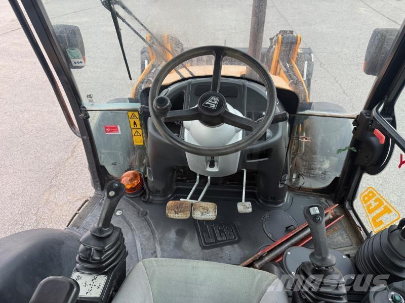 JCB 3 CX Kaivurikuormaajat