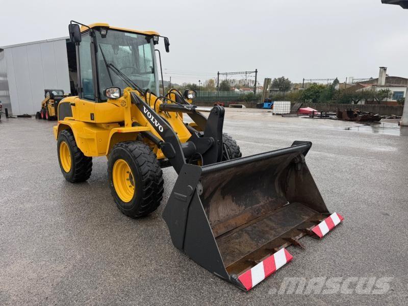 Volvo L 30 G Pienkuormaajat