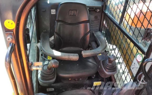 CAT 259D HF Liukuohjatut kuormaajat