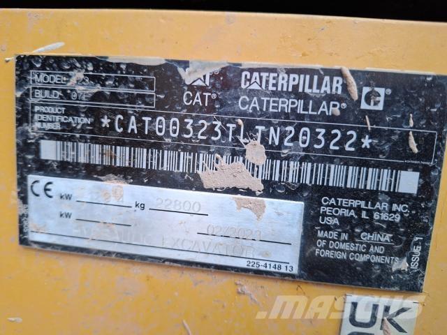 CAT 323 Telakaivukoneet
