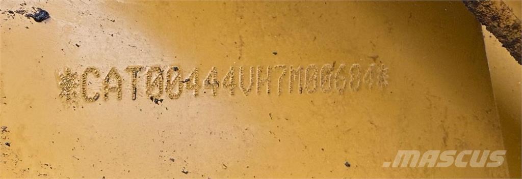 CAT 444 Kaivurikuormaajat