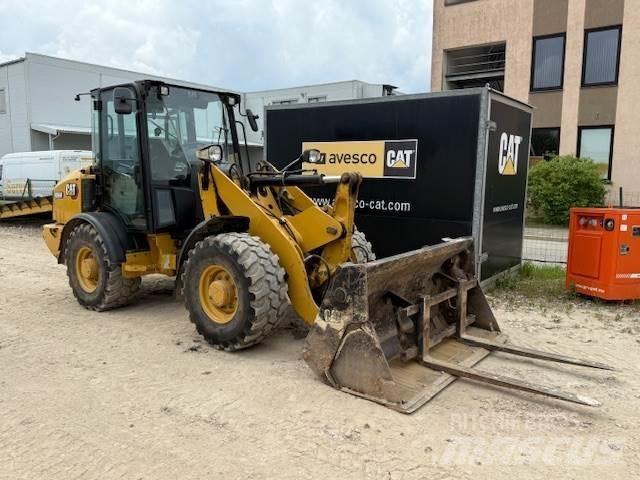 CAT 906 Pyöräkuormaajat