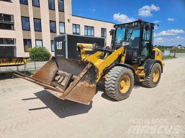CAT 908M Pyöräkuormaajat