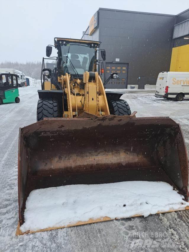 CAT 962 Pyöräkuormaajat
