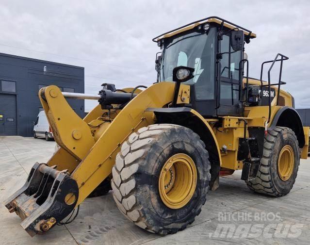 CAT 962M Pyöräkuormaajat
