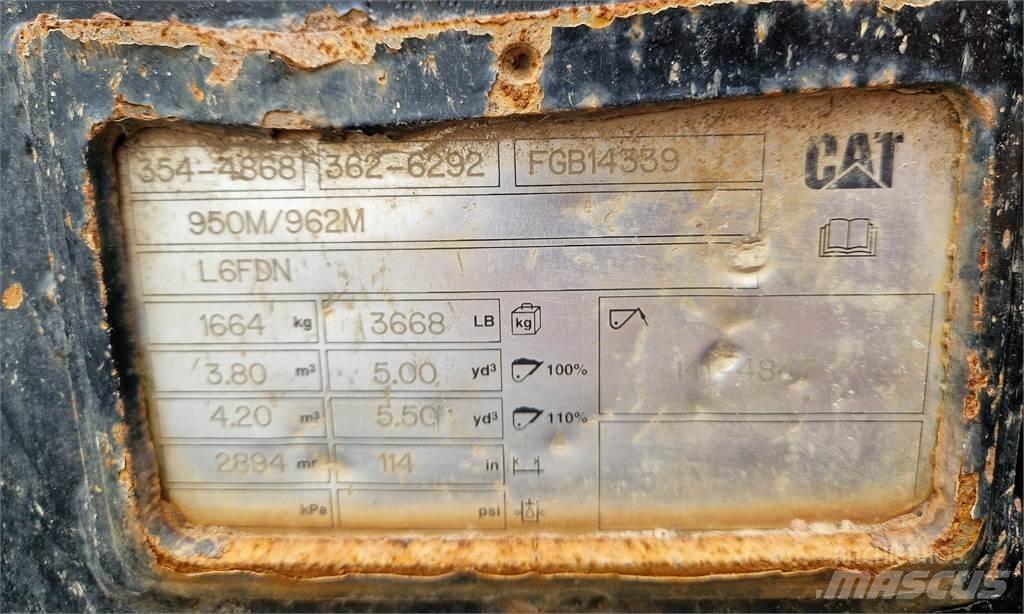 CAT 962M Pyöräkuormaajat