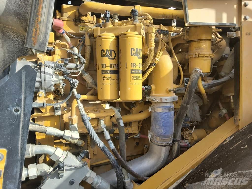 CAT 982M Pyöräkuormaajat