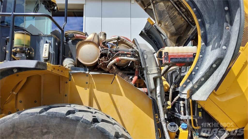 CAT 982M Pyöräkuormaajat