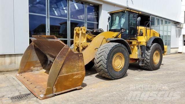 CAT 982M Pyöräkuormaajat