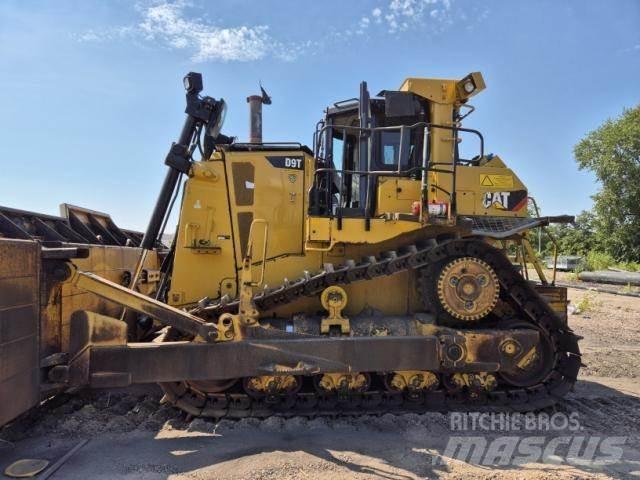 CAT D9T Telaketjupuskutraktorit