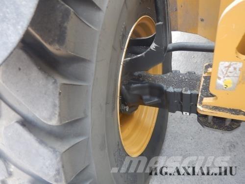 CAT TH 414C Maatalouskurottajat