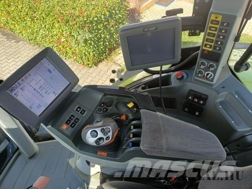CLAAS Axion 810 Traktorit