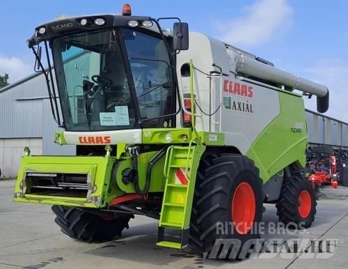 CLAAS Tucano 440 Leikkuupuimurit
