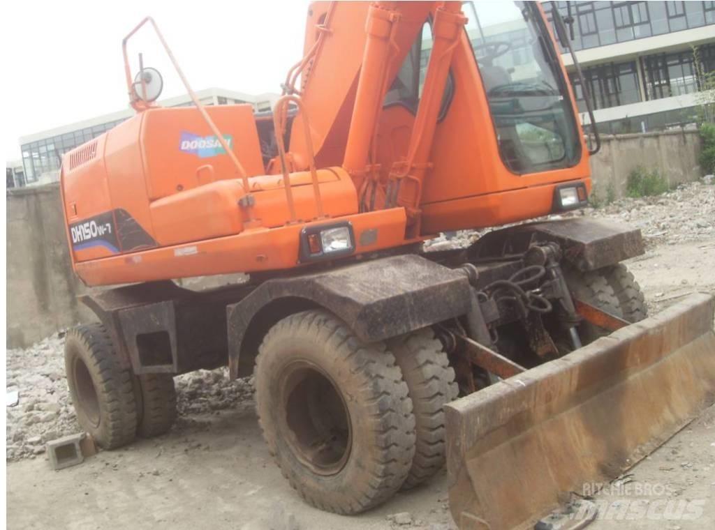 Doosan DH 150 W-7 Pyöräkaivukoneet