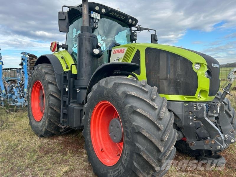 CLAAS Axion 950 Traktorit