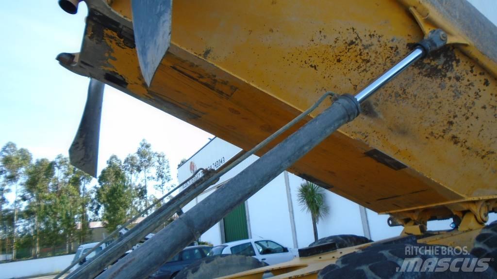 Volvo A 25 E Dumpperit