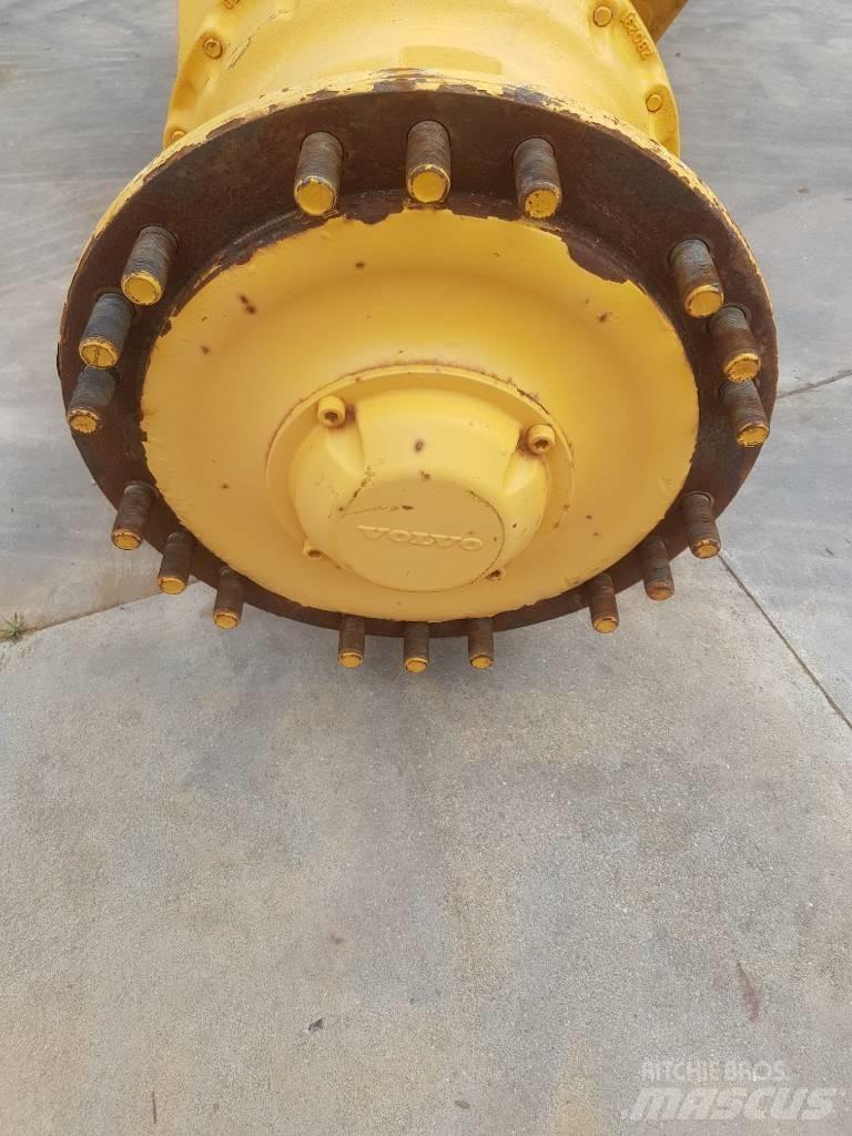Volvo L110E Akselit