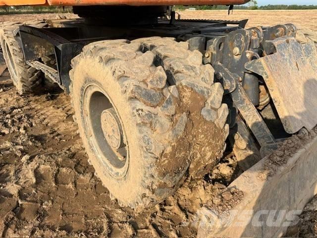 Doosan DX 160 W-3 Pyöräkaivukoneet