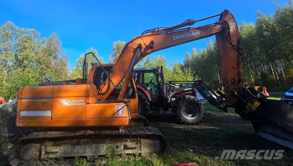 Doosan DX 140 LC Telakaivukoneet