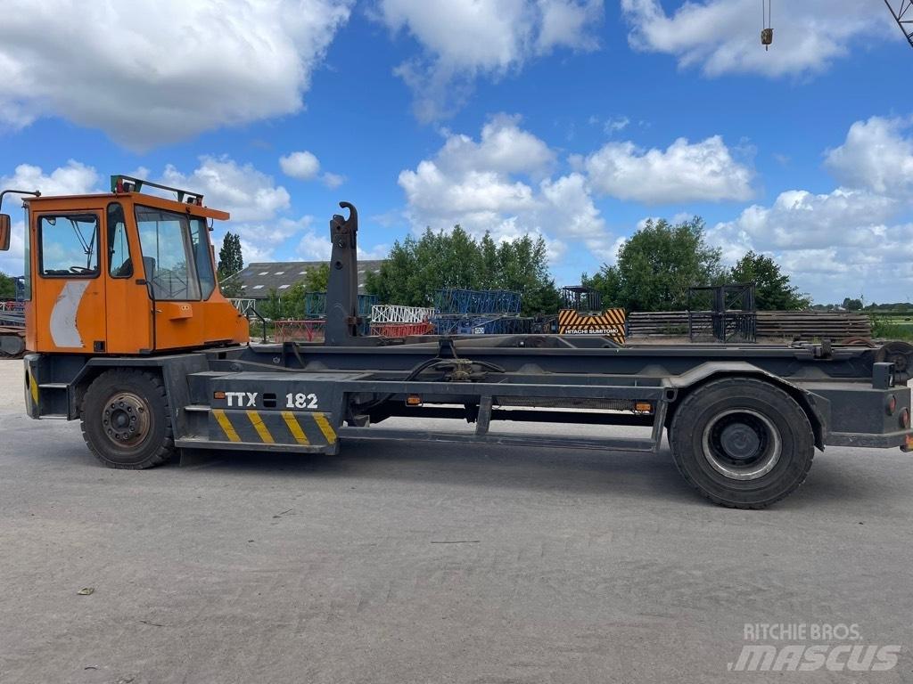 Kalmar 182 A L2 C!8 Terminaalitraktorit