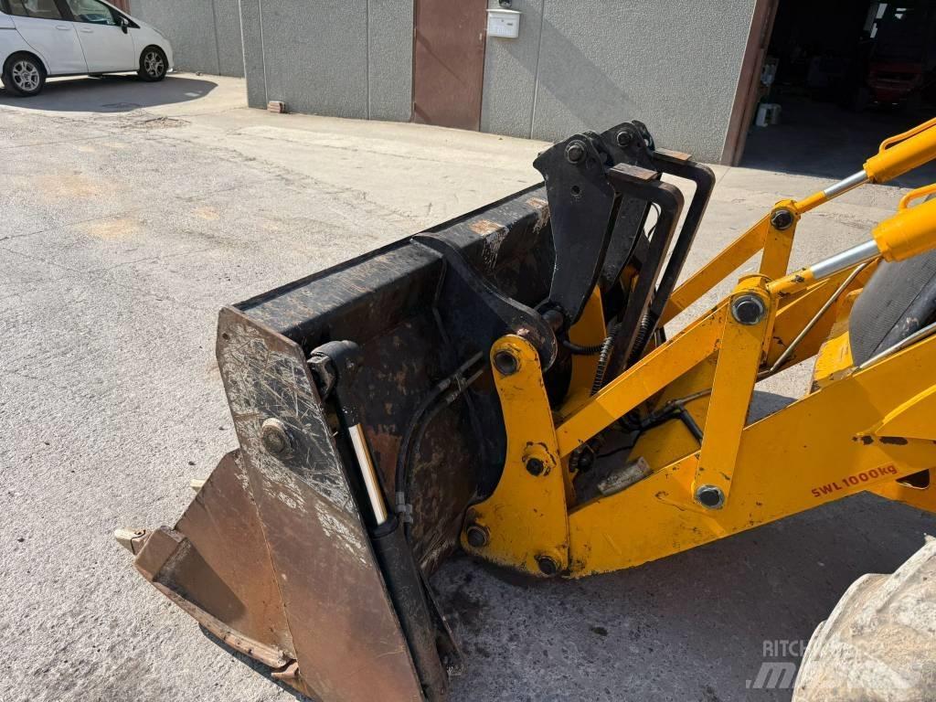 JCB 3 CX Kaivurikuormaajat