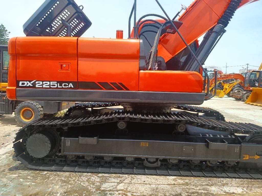 Doosan DX 225 Telakaivukoneet