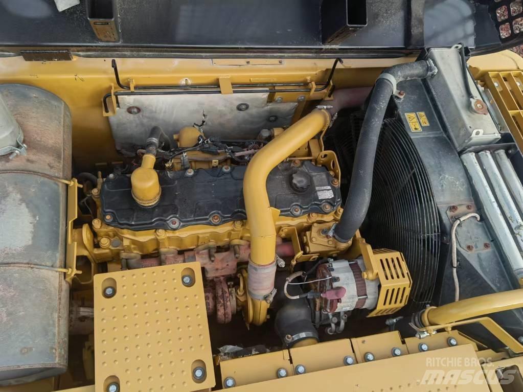 CAT 325 D2 Telakaivukoneet
