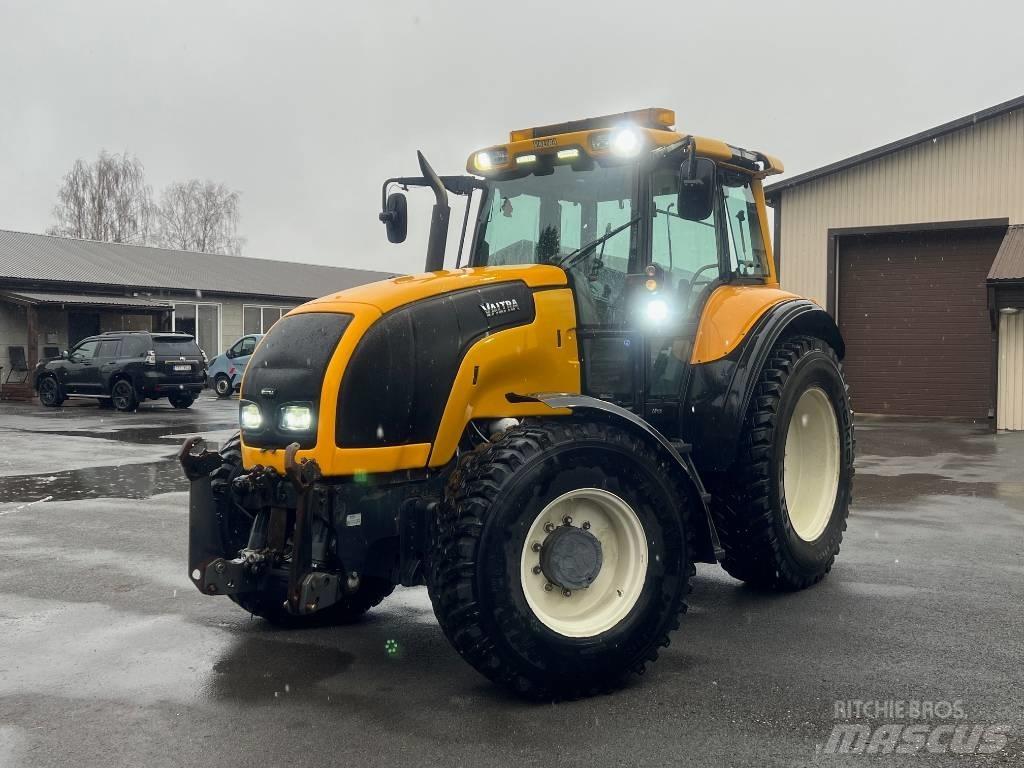 Valtra M 150-4 Traktorit