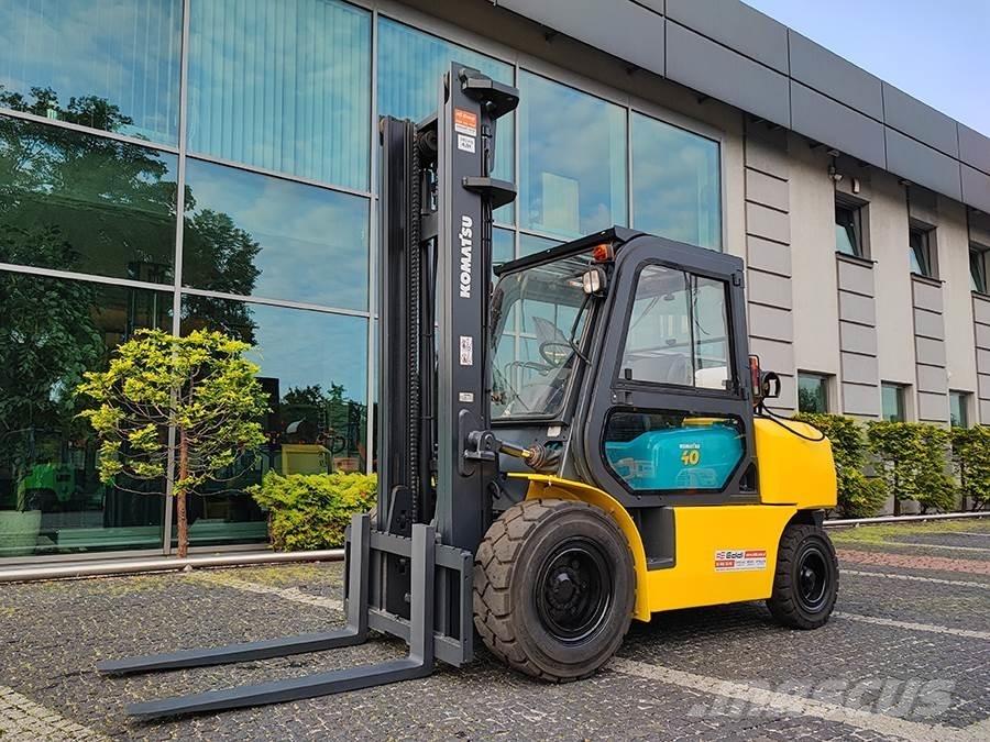 Komatsu FG40T-7 Nestekaasutrukit