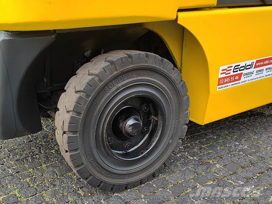 Komatsu FG40T-7 Nestekaasutrukit