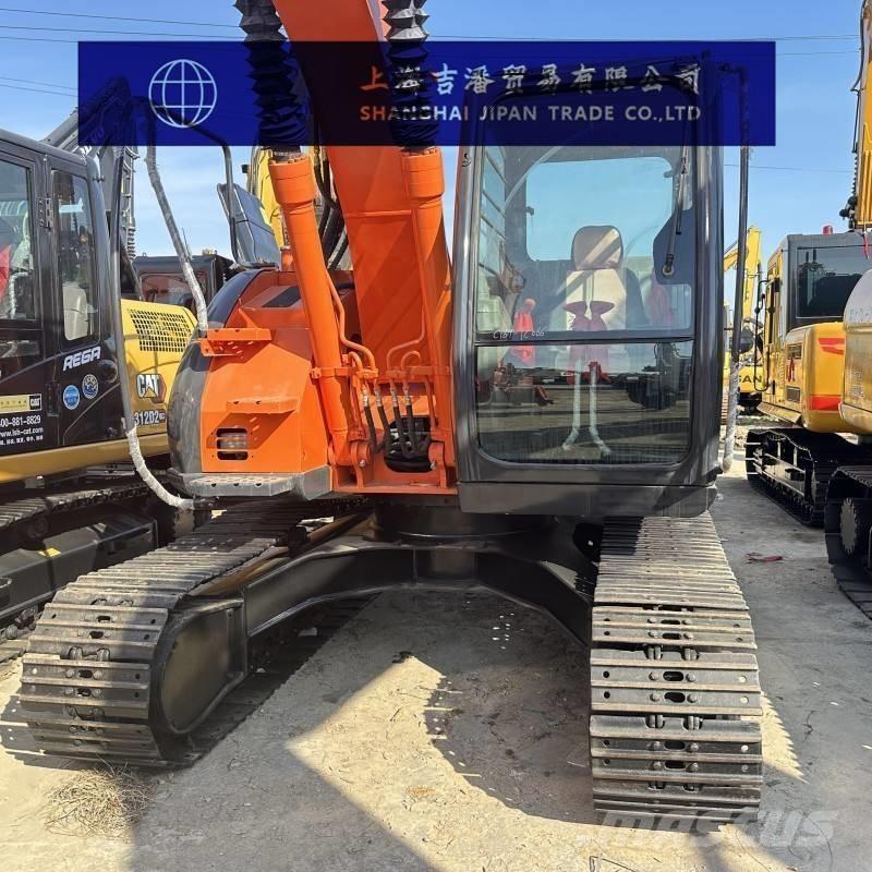 Hitachi ZX 135 Telakaivukoneet