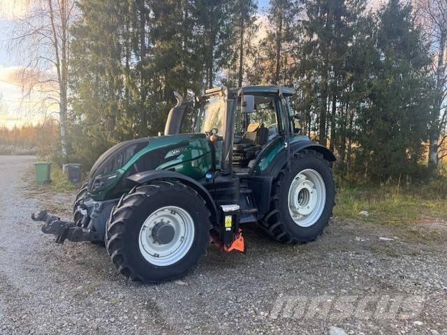 Valtra T194 versu Traktorit