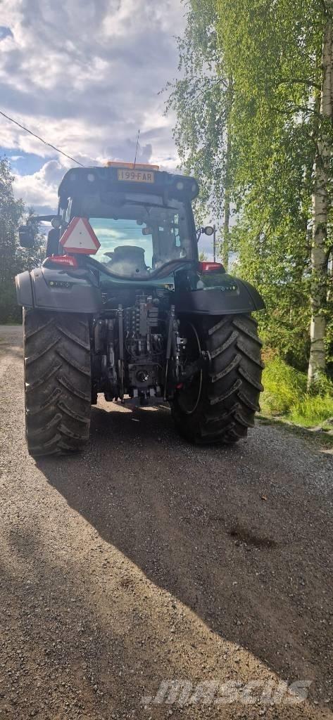 Valtra T194 versu Traktorit