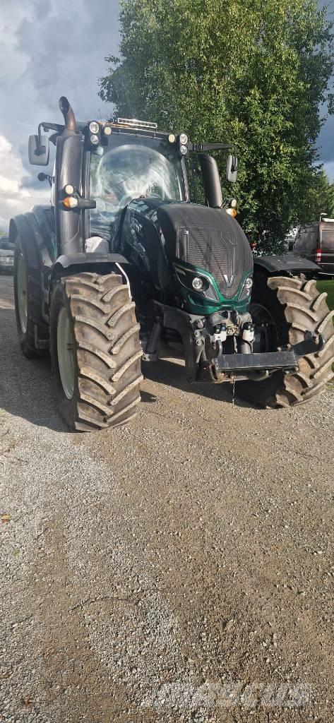 Valtra T914 versu Traktorit