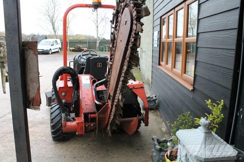 Ditch Witch RT 40 Ketjukaivurit