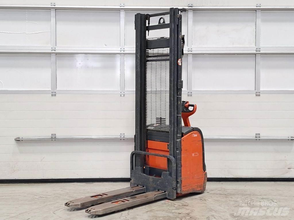 Linde L14 Käyden ajettavat pinoamistrukit