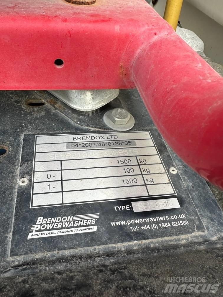  Brendan BB1000 Vesisäiliöautot