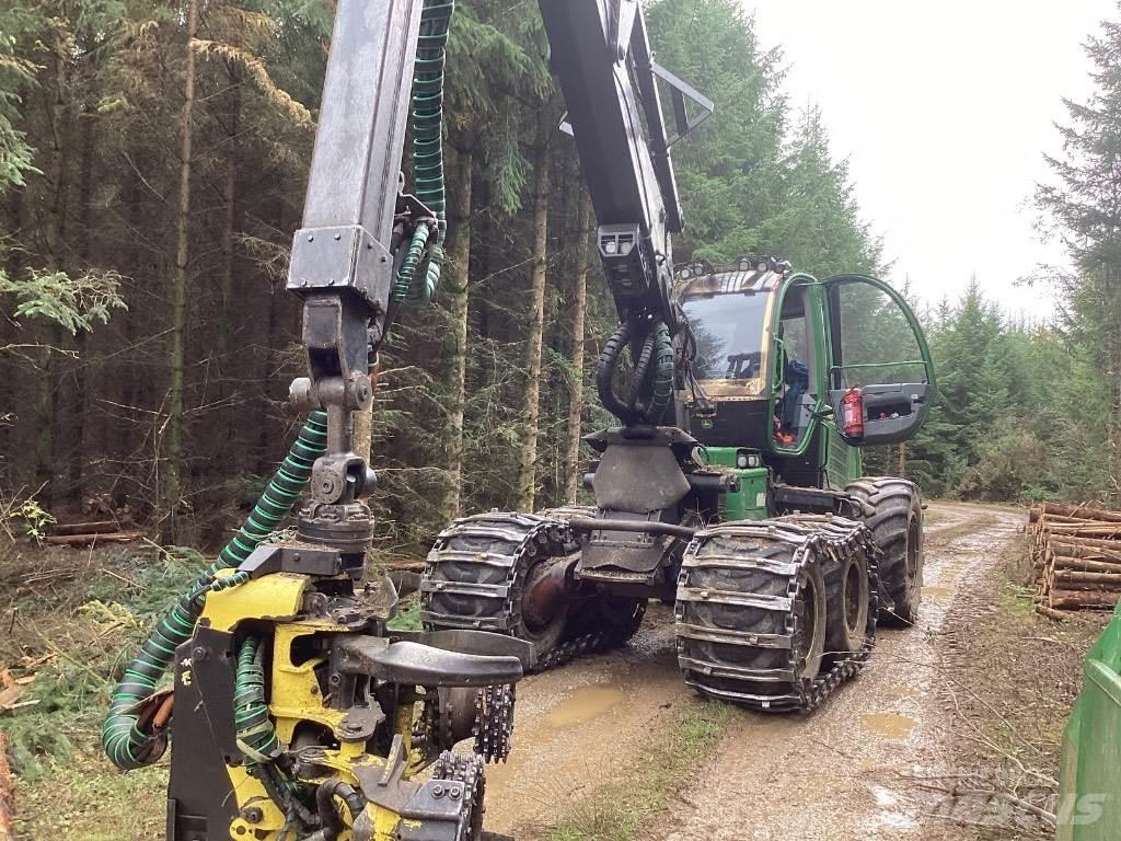 John Deere 1170 E Harvesterit